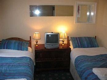 The Shores Hotel, Central 3*