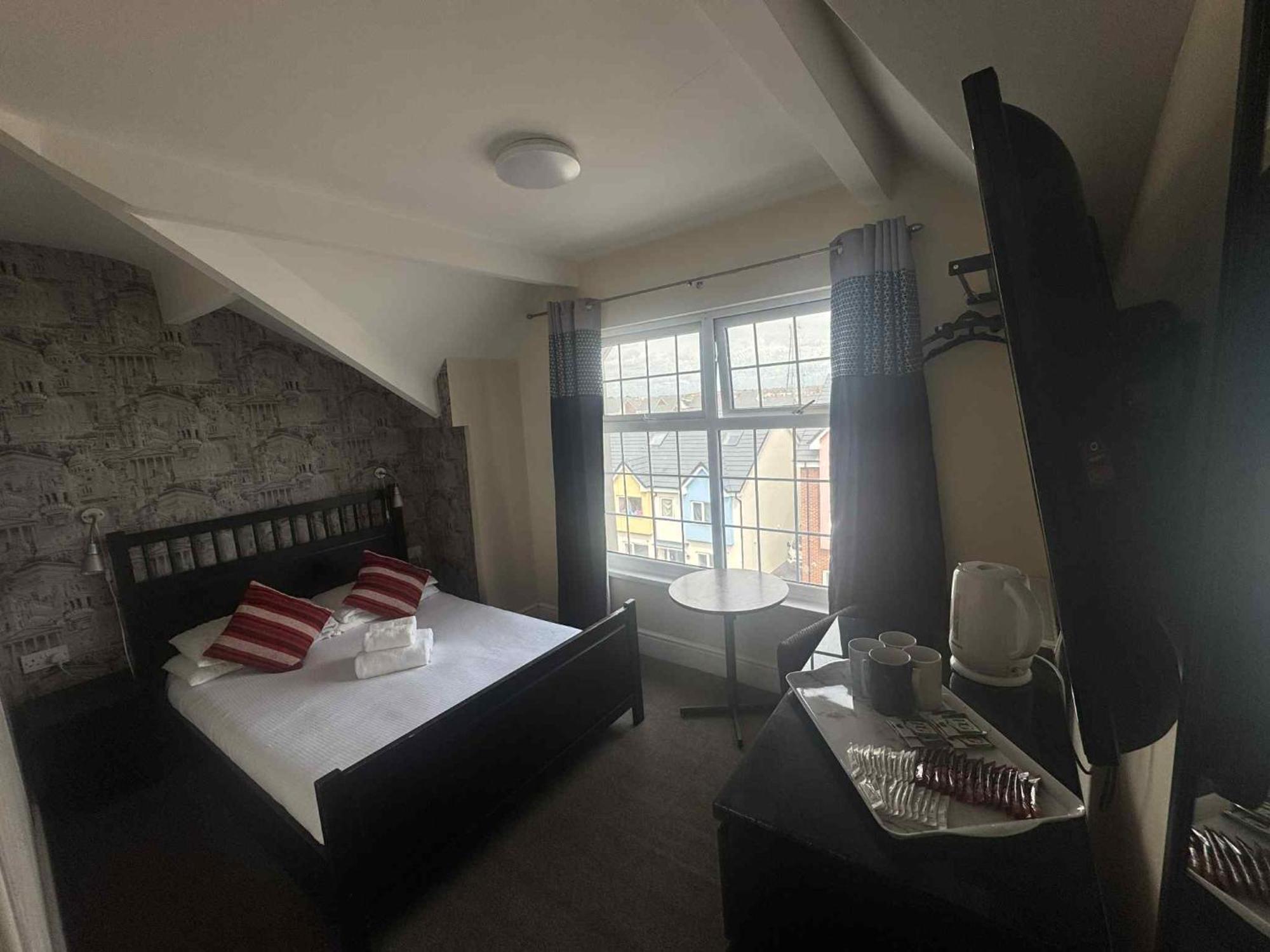The Shores Hotel, 3* Blackpool